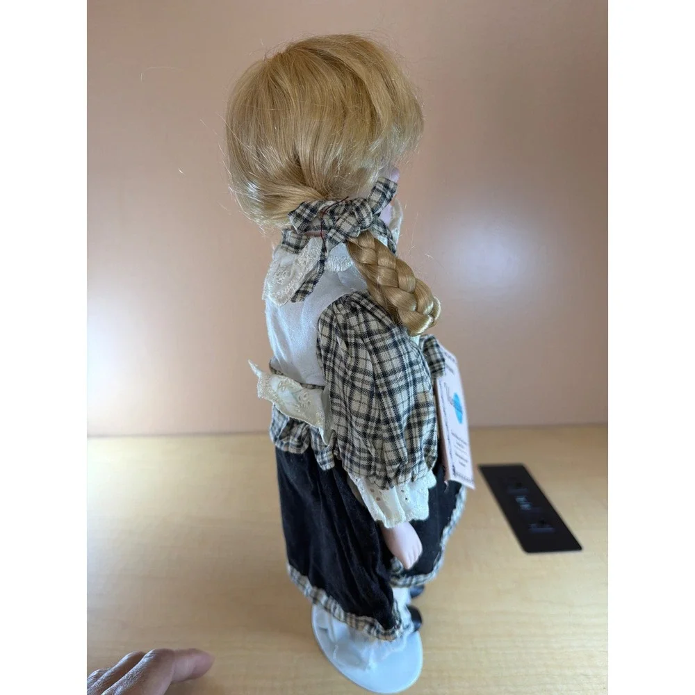 Vanessa Doll‎ Collection 1996 Porcelain Doll The Collectors Dreams Blonde Plaid